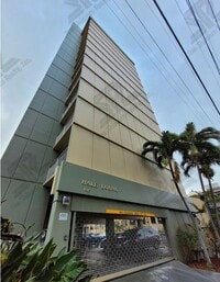 Building Photo - AVAILABLE 11/3/25 1BR / 1Bath / 1Pkg Condo...