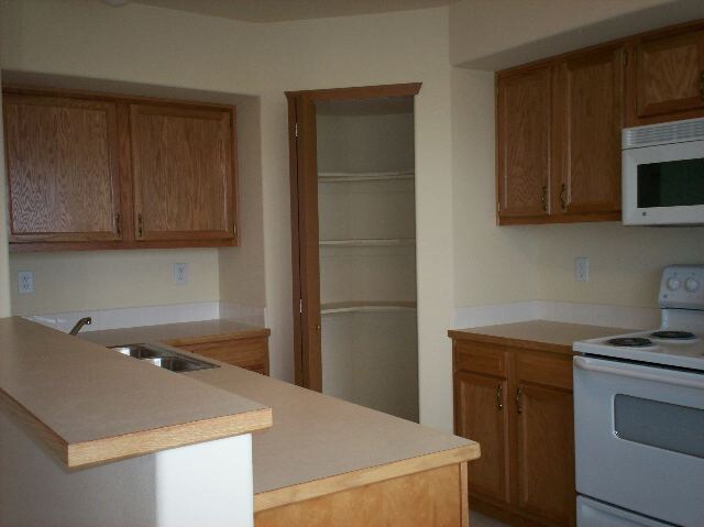 Building Photo - 6405 Chapel Hill Blvd