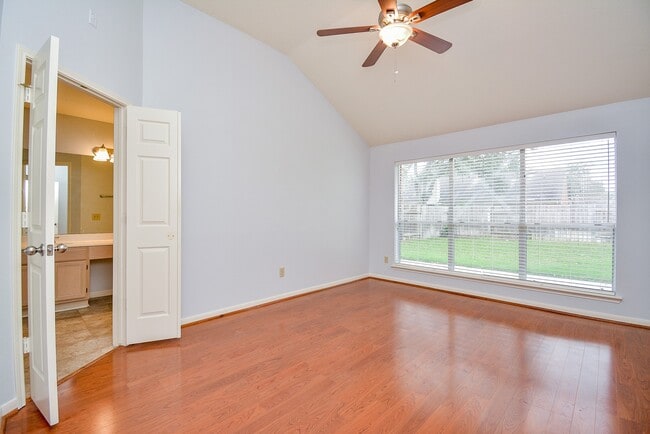 Building Photo - 1319 Irish Mist Ct