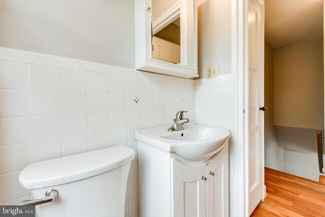 Building Photo - 5809 Mt Vernon Dr