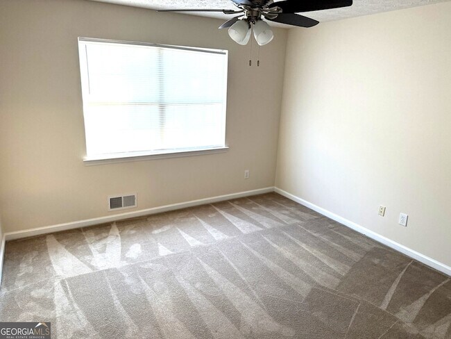 Building Photo - 228 Solomon Dr
