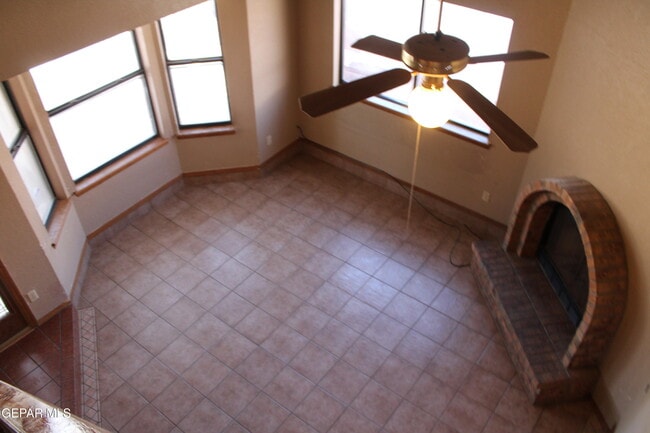 Building Photo - 1528 Sierra De Oro Dr