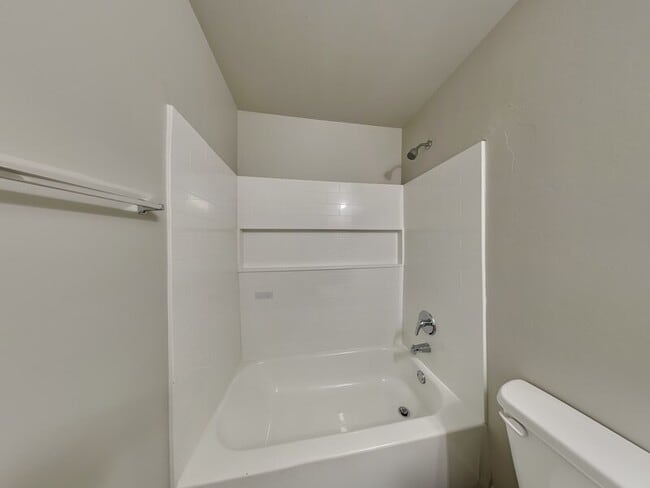 Building Photo - 333 Foxtrot Ter