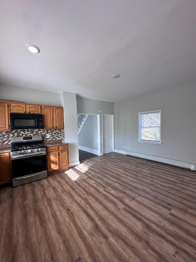 Building Photo - 56 Kent Ln