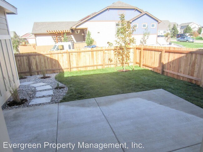 Building Photo - 3 br, 2.5 bath House - 2286 Trestle Rd
