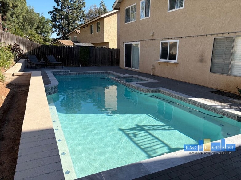 Building Photo - 346 Hilltop Ln