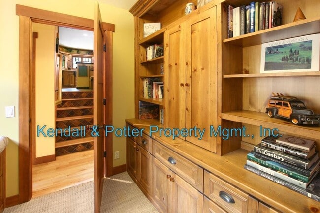 Building Photo - 508 Escalona Dr