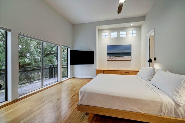 Building Photo - 5002 Milam St