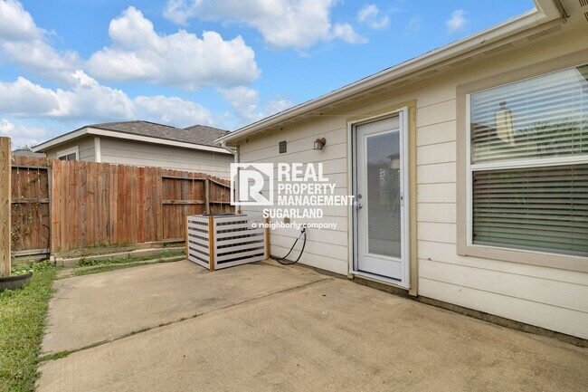 Building Photo - 16238 Ranchland Ln