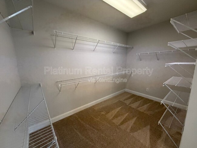 Building Photo - 3440 Alexander Cir