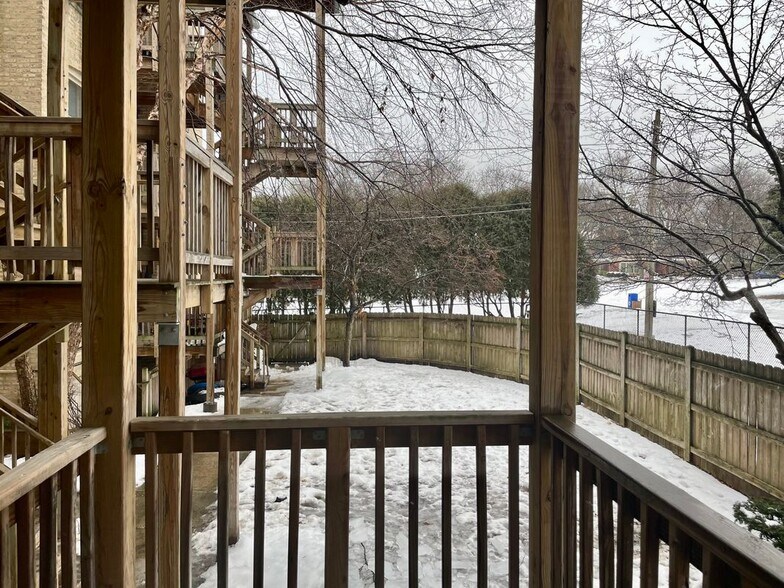 Building Photo - 548 Elmwood Ave