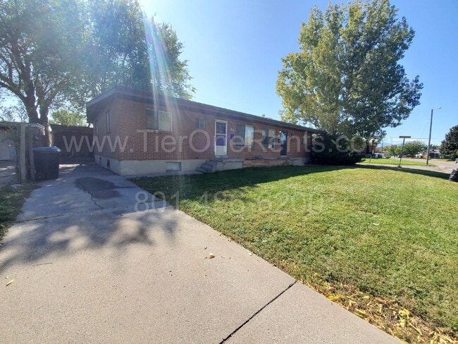 Building Photo - NO DEPOSIT option available for qualified ...