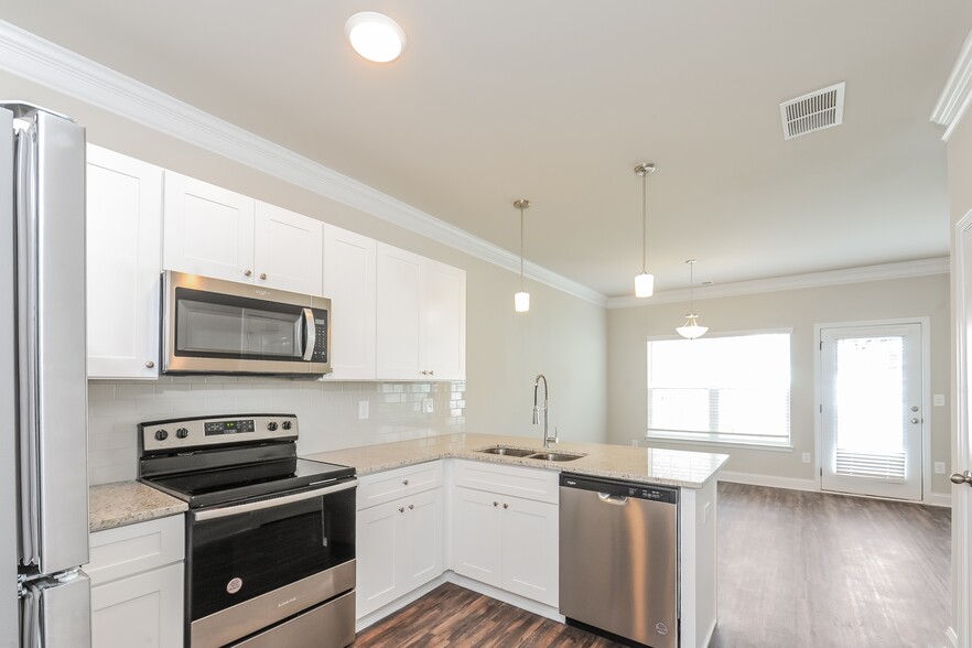 Building Photo - 120 Riley Cir