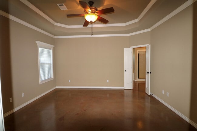 Building Photo - 3125 Silver Saddle Dr