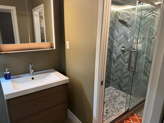 Building Photo - 505 Westcott St