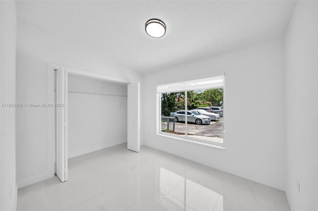 Building Photo - 20747 NW 41st Ave