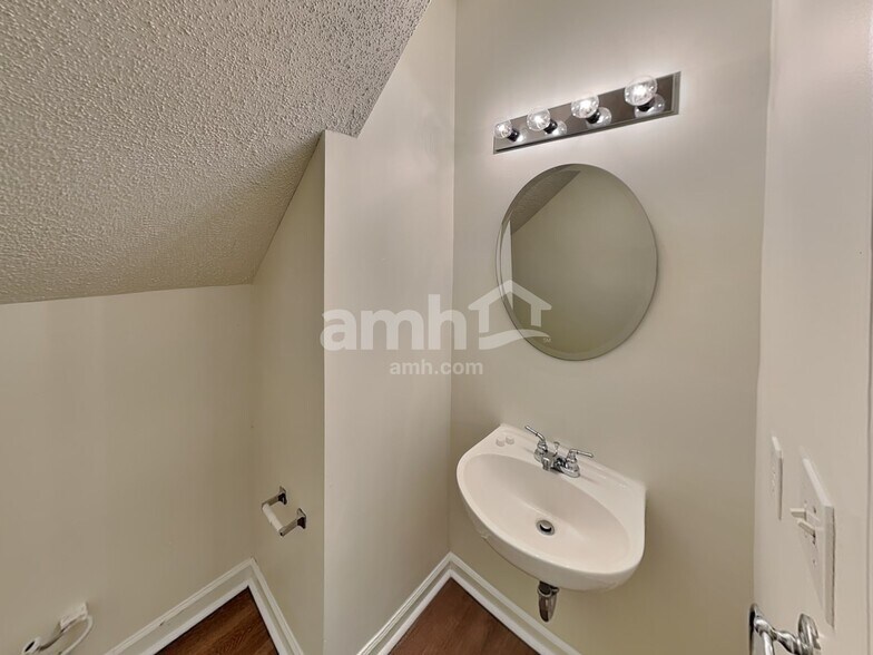 Building Photo - 15281 Eric Kyle Dr