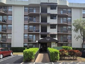 Building Photo - 2701 Riverside Dr
