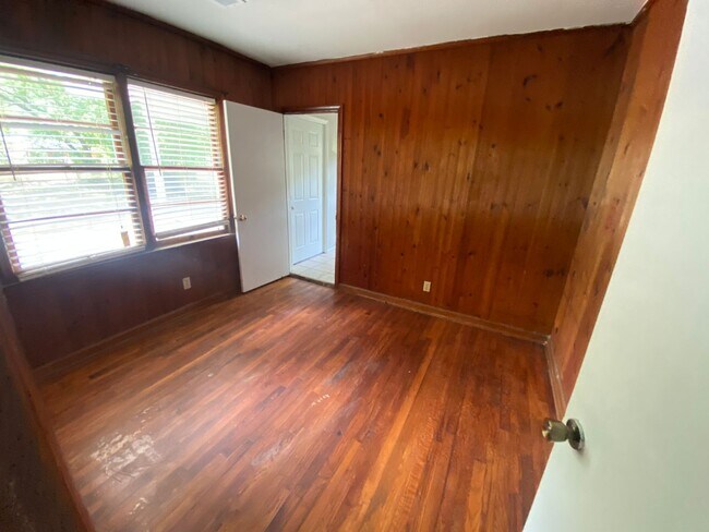 Building Photo - **AVAILABLE NOW**Total Electric - Near Ft. Benning/Columbus, GA 3 Bedroom / 1 Bathroom Home for R...