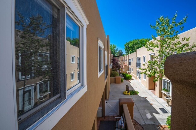 Building Photo - 1 MO. FREE RENT! Two-Bedroom El Matador Condo