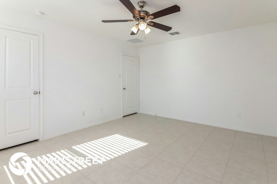 Building Photo - 3104 Helix Bay Dr