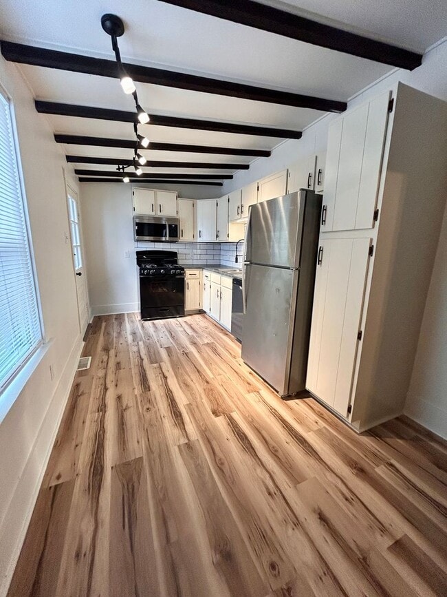Building Photo - Beautifully Updated Home in Lancaster City!