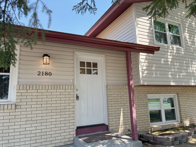 Building Photo - Spacious 5 Bed, 3 Bath Home for Rent in Idaho Falls!