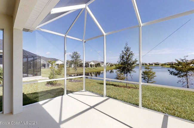 Building Photo - Loren Cove Villa