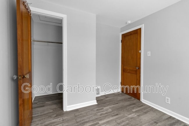 Building Photo - 854 Richmond Ave