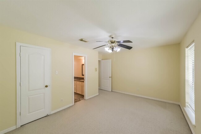 Building Photo - 1706 Galleon Oaks Dr