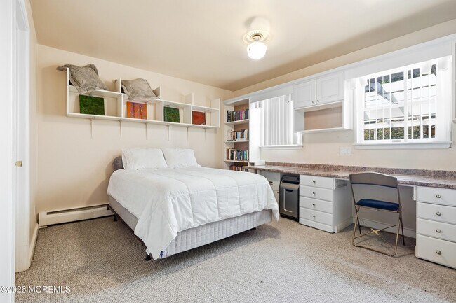 Building Photo - 470 Monmouth Pl