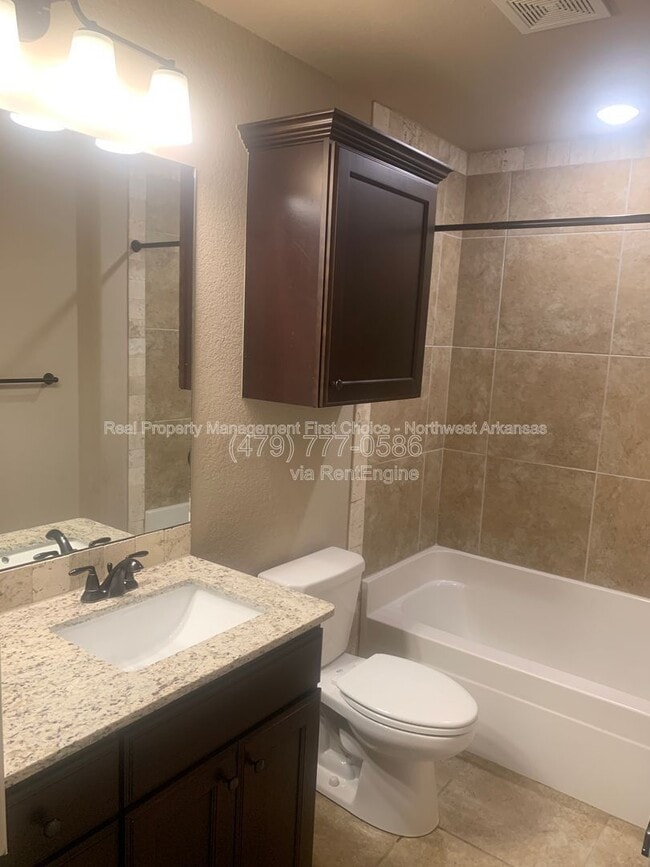 Building Photo - 1630 Abbey Ln