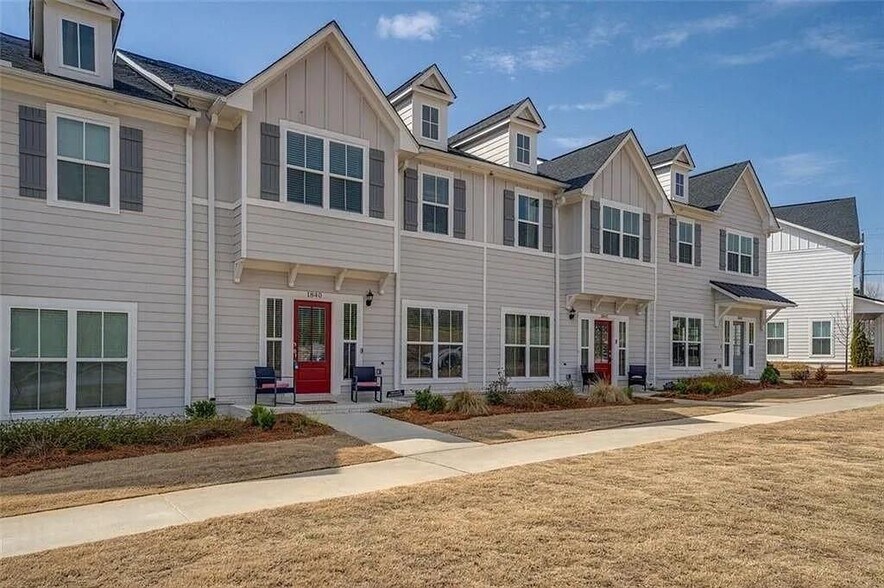 Building Photo - 1840 Eastmore Ave