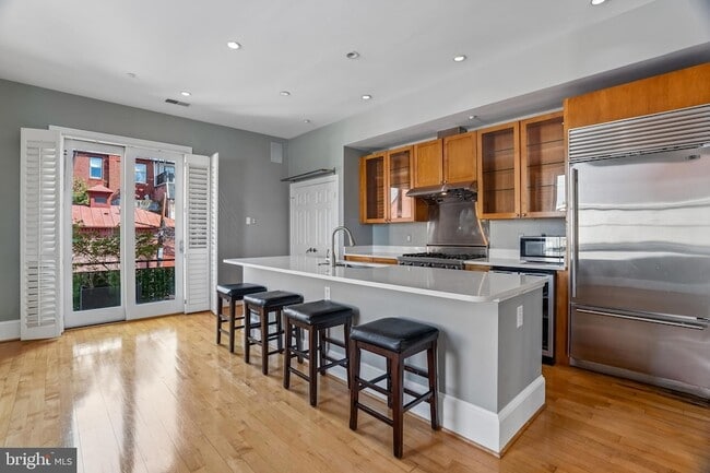 Building Photo - 1343 Q St NW