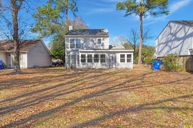 Building Photo - 2028 Wild Flower Ln