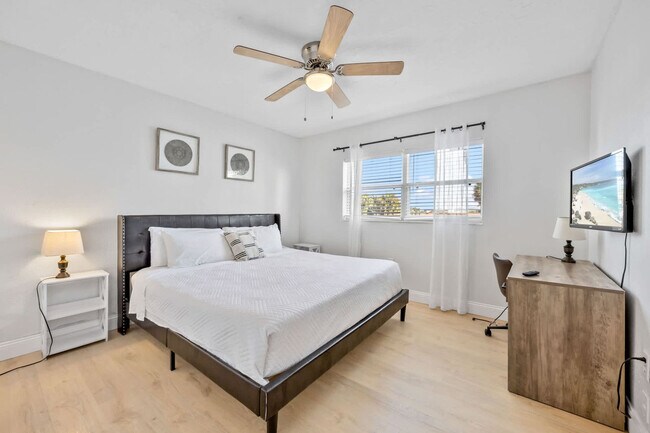 Building Photo - 3524 S Atlantic Ave