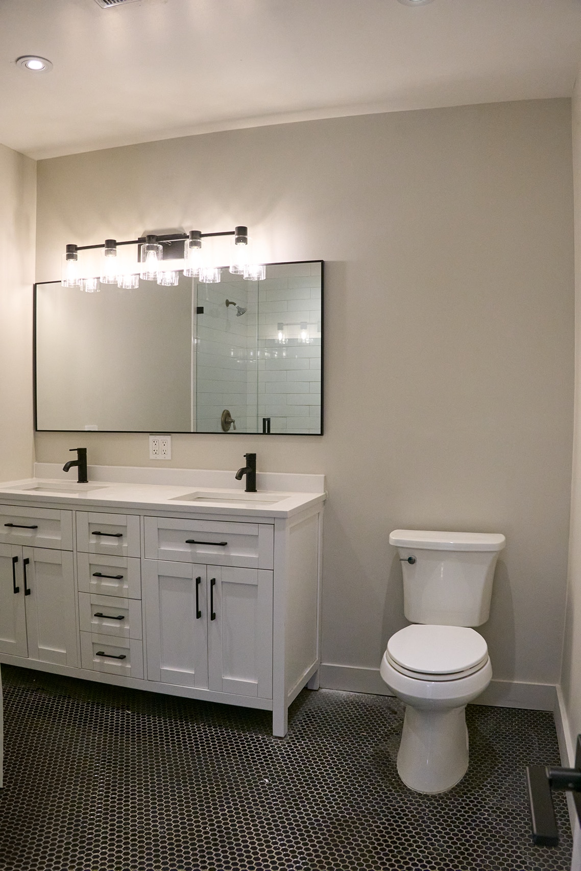 Master Bath - 31660 Pitsch Canyon Rd