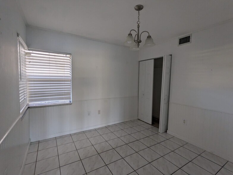 Building Photo - 2711 San Remo Cir
