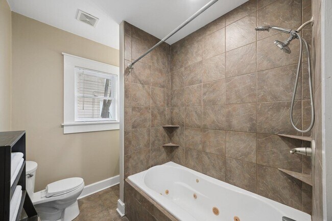 Building Photo - 230 Garland St