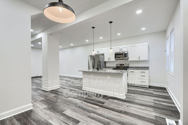 Building Photo - 518 Normandy Ave