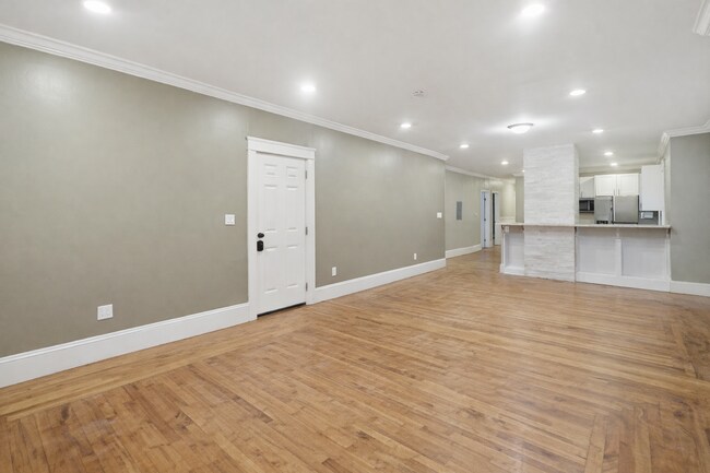 Building Photo - 131 Providence St