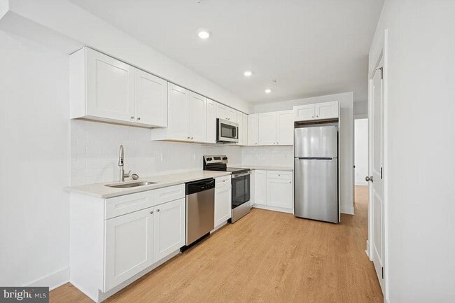 Building Photo - 3415 N 19th St