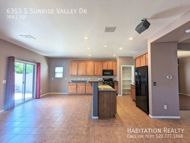 Building Photo - 6353 S Sunrise Valley Dr
