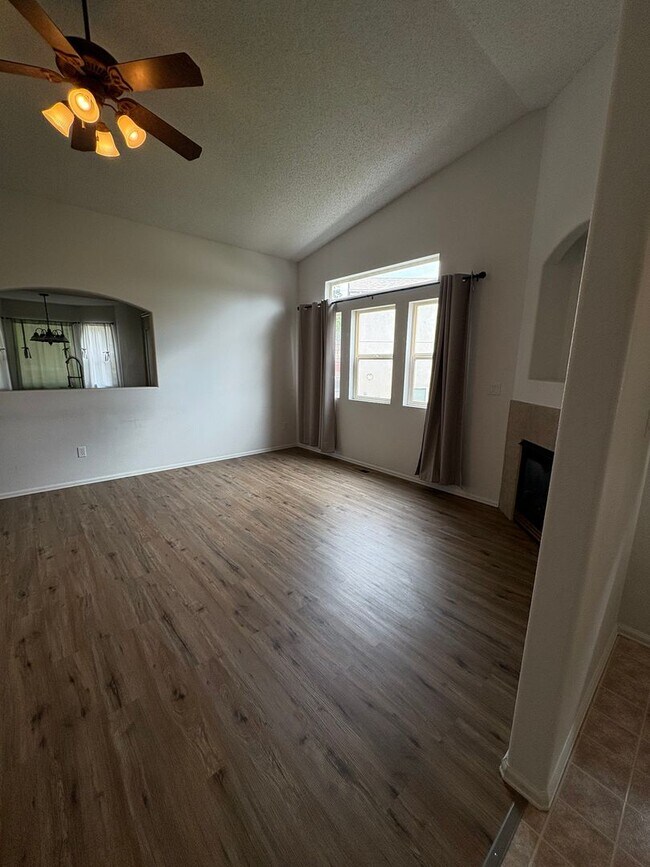 Building Photo - 5050 Rill Valley Way