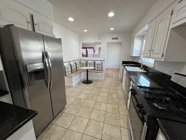 Kitchen - 13411 Erwin Street