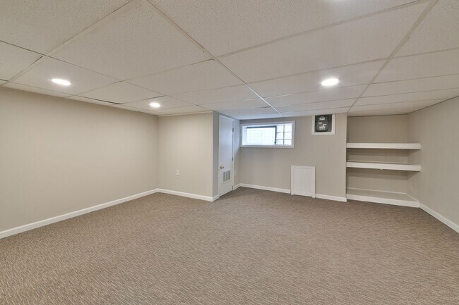 Building Photo - Beautifully Renovated 3 Bedroom Home Now Available For Rent in Cedarbrook!!!