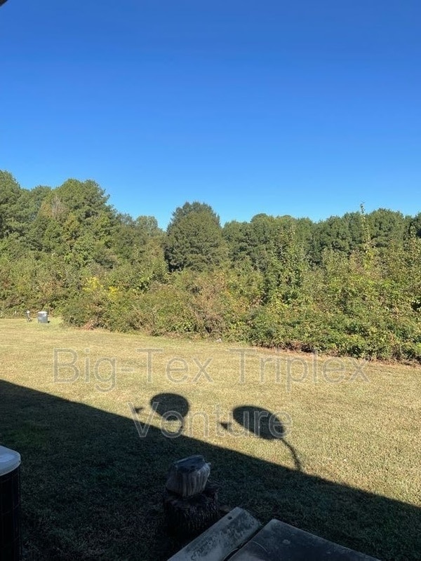 Building Photo - 282 N Pecan St