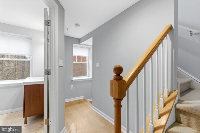 Building Photo - 1027 N 4th St