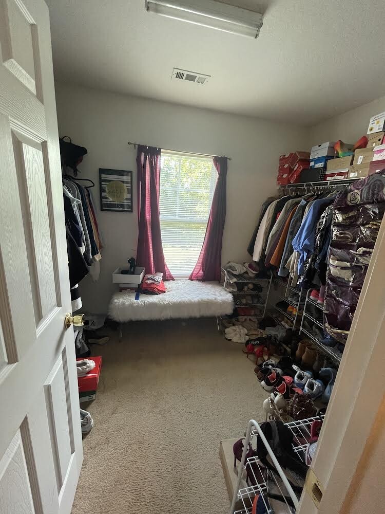 Huge Master walk in Closet/bath combo - 1501 Long Paw Ln