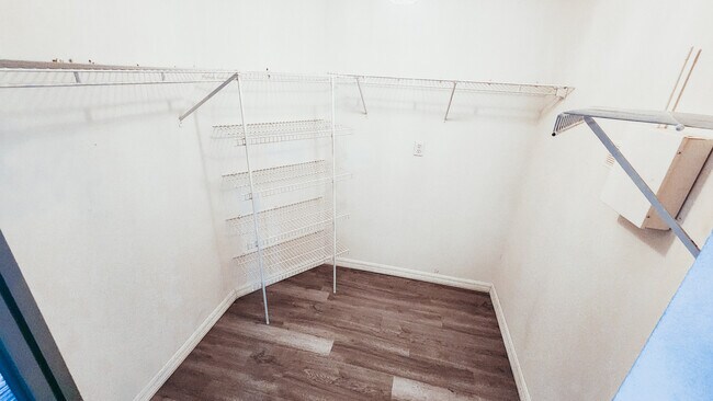 Building Photo - 1521 Barber St